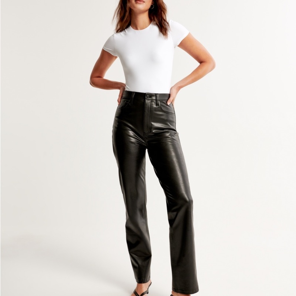 A&F The 90s Straight Ultra High Rise Leather Pants - Picture 2 of 9